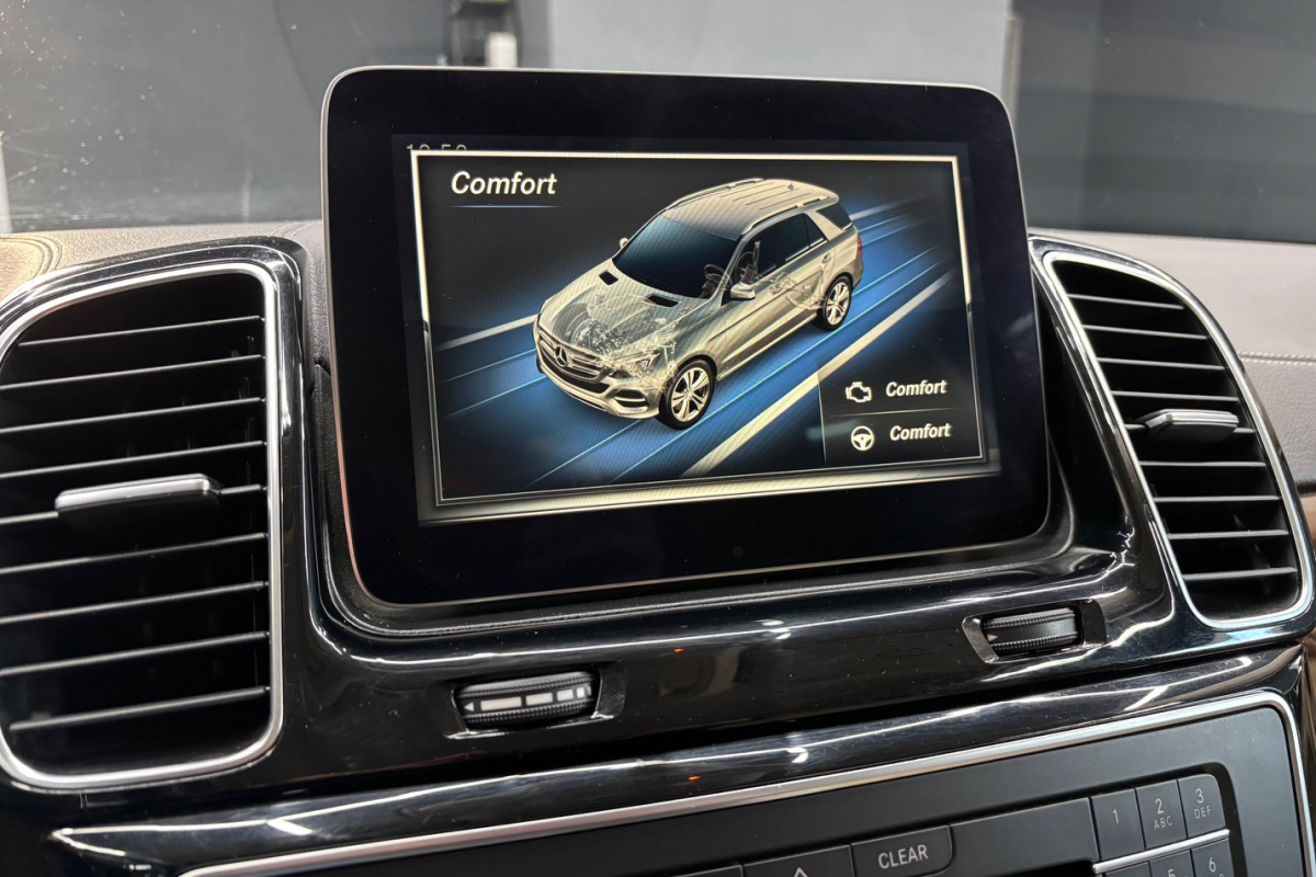 Ponuka vozidiel / Mercedes-Benz GLE SUV 350d 4matic A/T - video