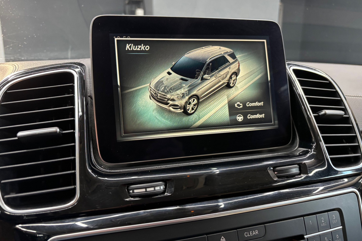 Ponuka vozidiel / Mercedes-Benz GLE SUV 350d 4matic A/T - video