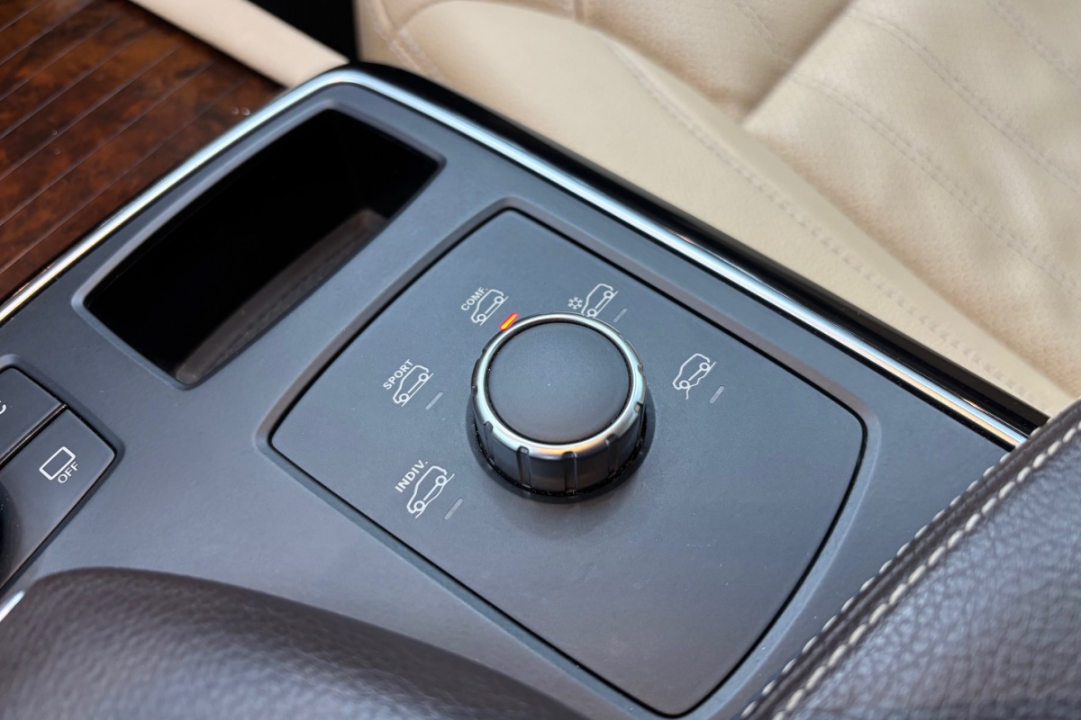 Ponuka vozidiel / Mercedes-Benz GLE SUV 350d 4matic A/T - video Ponuka vozidiel / Mercedes-Benz GLE SUV 350d 4matic A/T - video