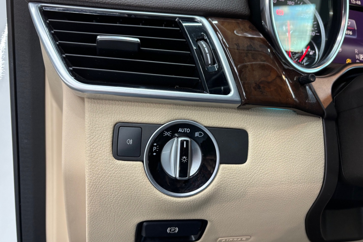 Ponuka vozidiel / Mercedes-Benz GLE SUV 350d 4matic A/T - video Ponuka vozidiel / Mercedes-Benz GLE SUV 350d 4matic A/T - video