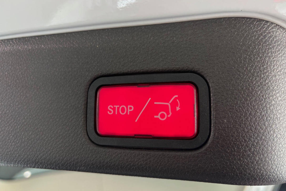 Ponuka vozidiel / Mercedes-Benz GLE SUV 350d 4matic A/T - video Ponuka vozidiel / Mercedes-Benz GLE SUV 350d 4matic A/T - video