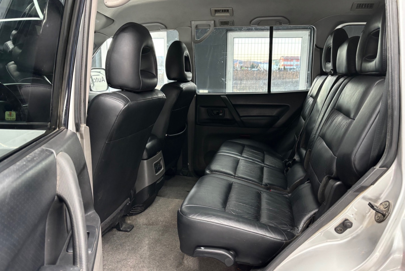 Ponuka vozidiel / Mitsubishi Pajero 3.2 DI-D GLS AUTOMAT 7-MIESTNE - video Ponuka vozidiel / Mitsubishi Pajero 3.2 DI-D GLS AUTOMAT 7-MIESTNE - video