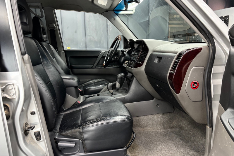 Ponuka vozidiel / Mitsubishi Pajero 3.2 DI-D GLS AUTOMAT 7-MIESTNE - video Ponuka vozidiel / Mitsubishi Pajero 3.2 DI-D GLS AUTOMAT 7-MIESTNE - video