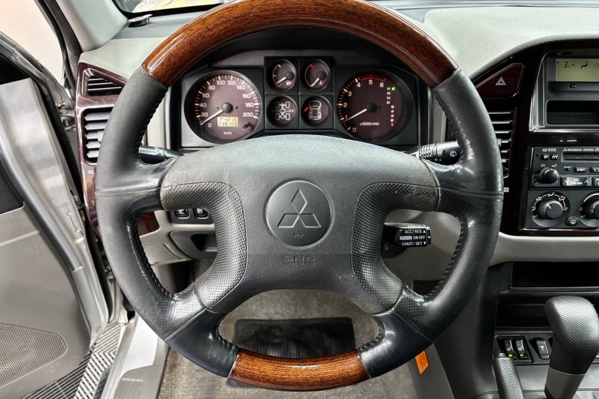 Ponuka vozidiel / Mitsubishi Pajero 3.2 DI-D GLS AUTOMAT 7-MIESTNE - video