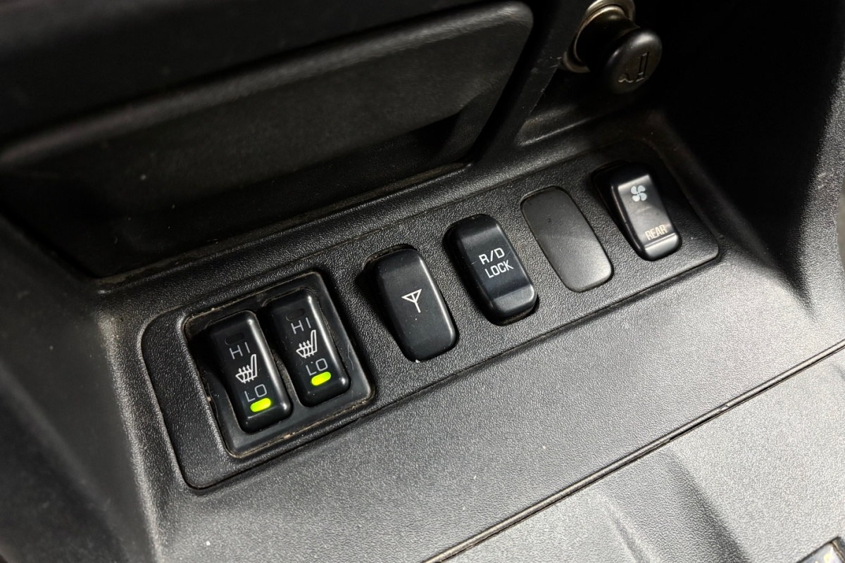 Ponuka vozidiel / Mitsubishi Pajero 3.2 DI-D GLS AUTOMAT 7-MIESTNE - video