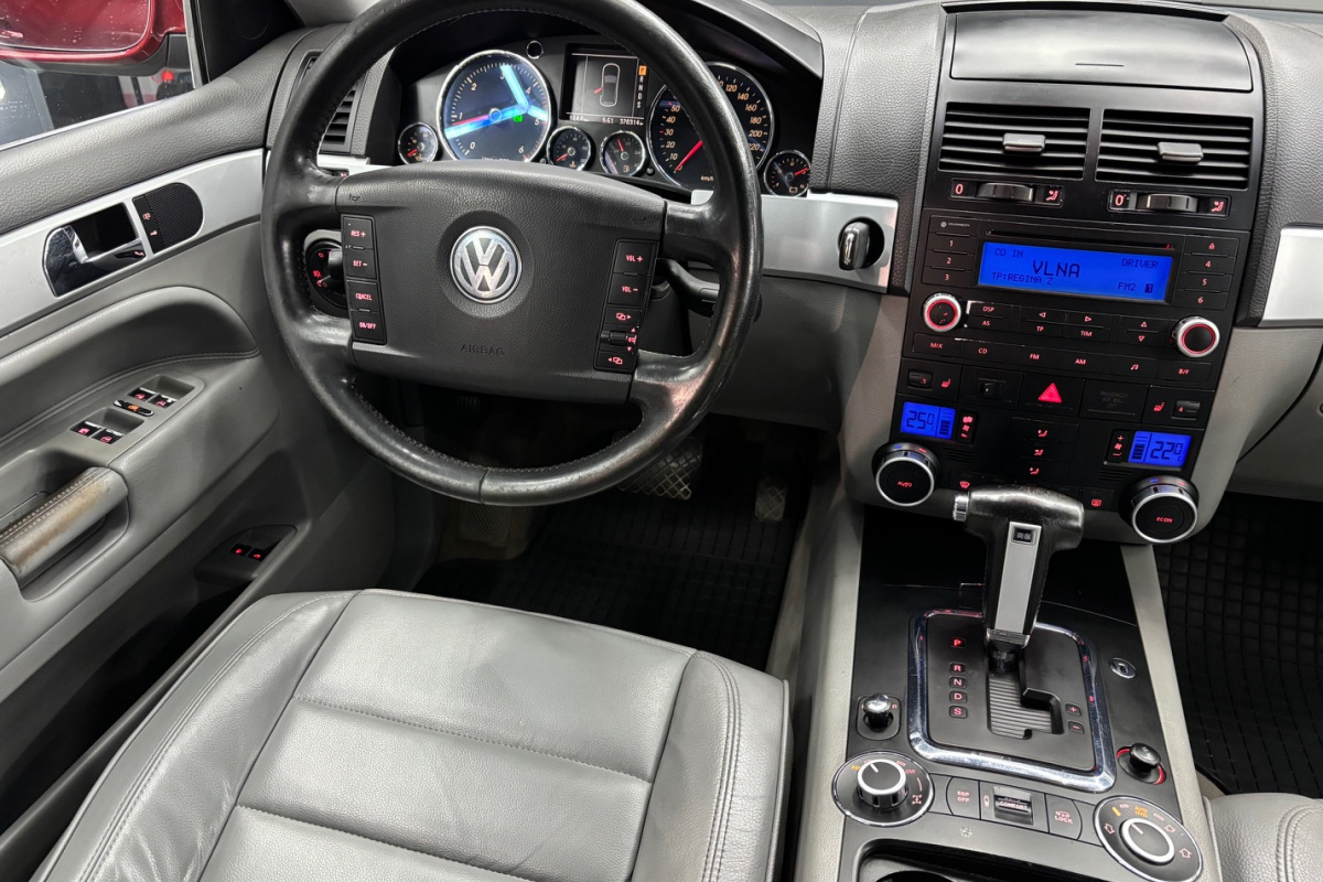 Ponuka vozidiel / Volkswagen Touareg 2.5 R5 TDI Tiptronic - video