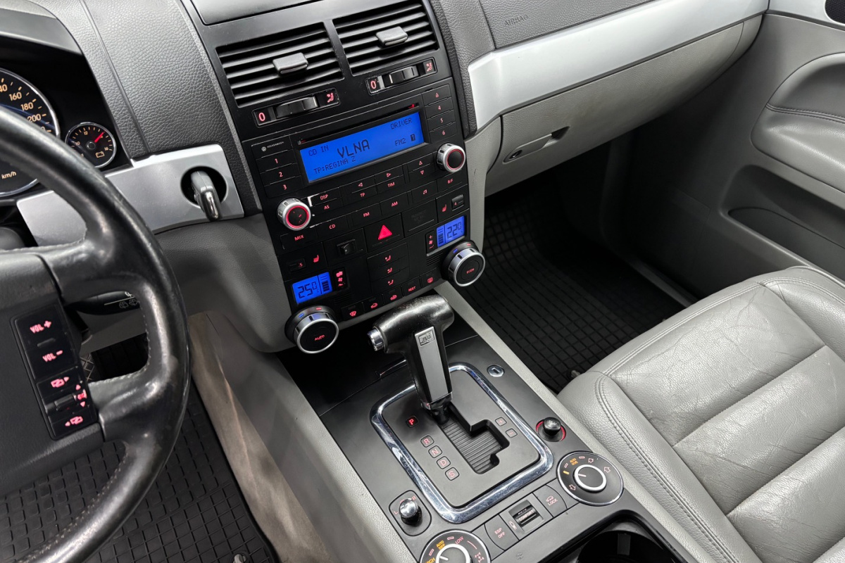 Ponuka vozidiel / Volkswagen Touareg 2.5 R5 TDI Tiptronic - video Ponuka vozidiel / Volkswagen Touareg 2.5 R5 TDI Tiptronic - video