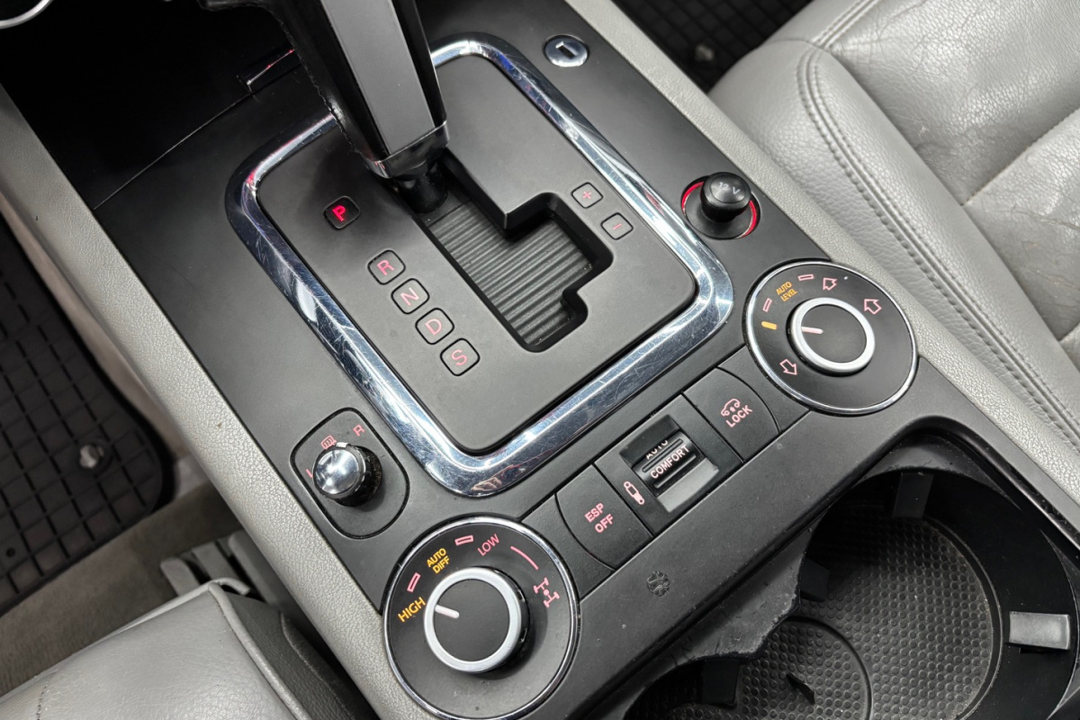 Ponuka vozidiel / Volkswagen Touareg 2.5 R5 TDI Tiptronic - video