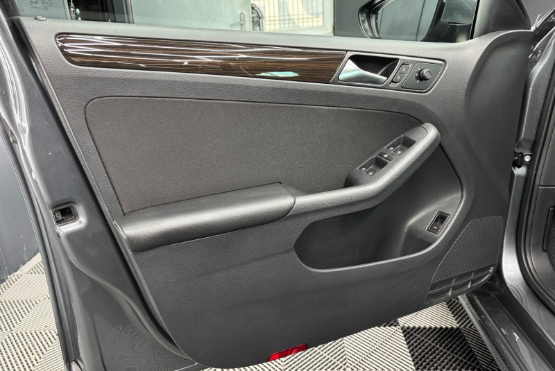  Ponuka vozidiel / Volkswagen Jetta 1.2 TSI Comfortline - video