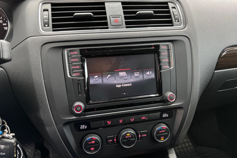  Ponuka vozidiel / Volkswagen Jetta 1.2 TSI Comfortline - video