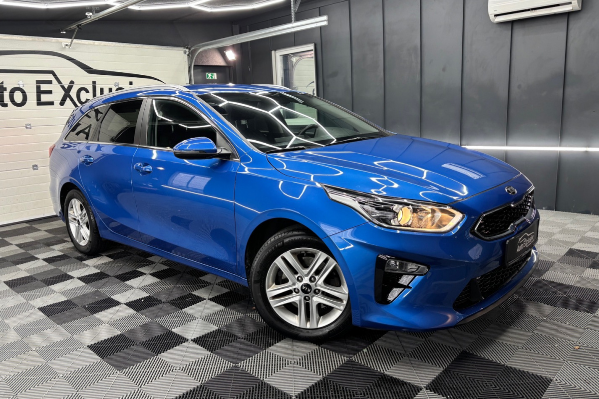 Ponuka vozidiel / Kia Ceed SW 1.5 T-GDi Silver - video