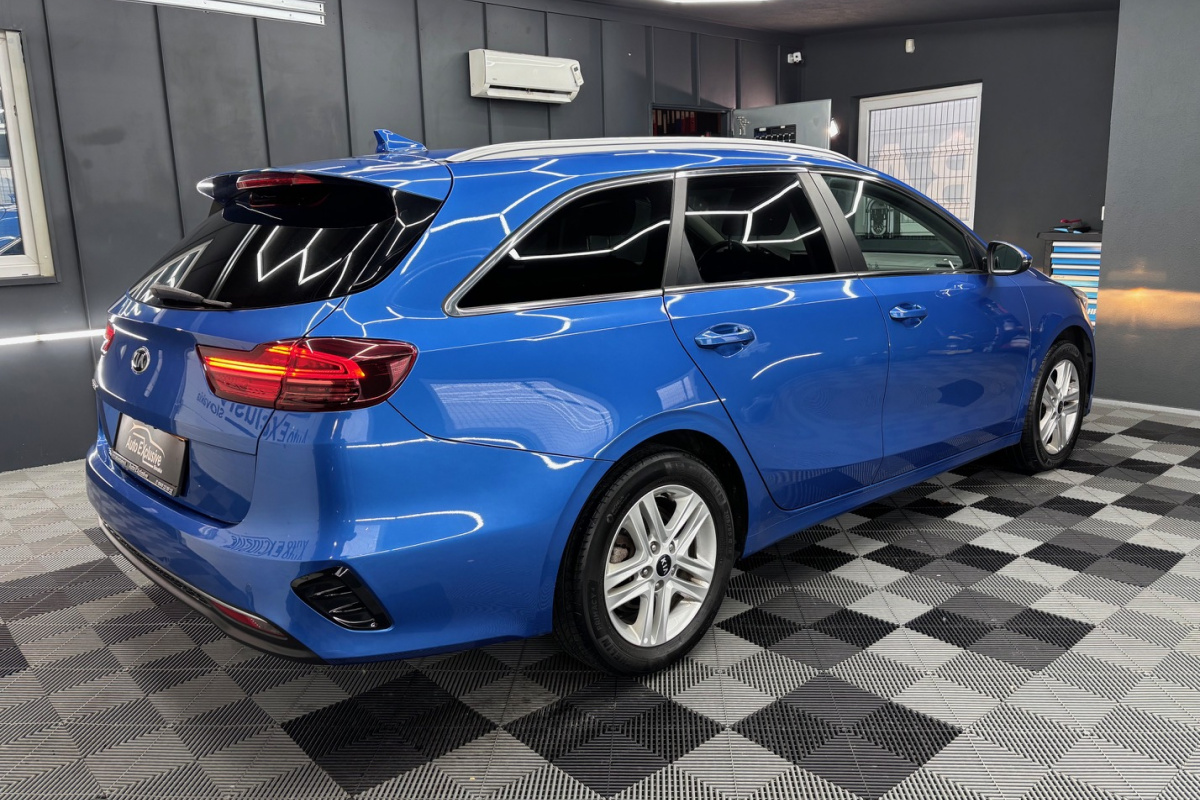 Ponuka vozidiel / Kia Ceed SW 1.5 T-GDi Silver - video