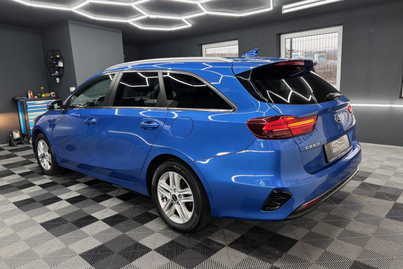  Ponuka vozidiel / Kia Ceed SW 1.5 T-GDi Silver - video