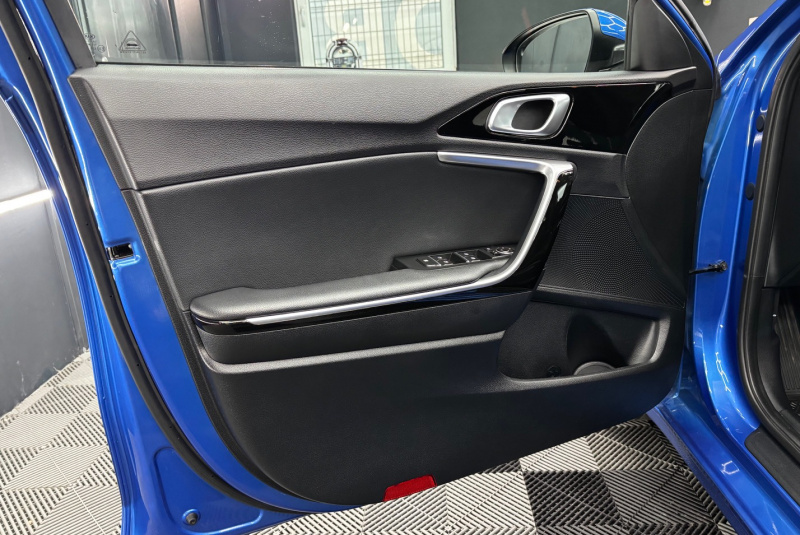  Ponuka vozidiel / Kia Ceed SW 1.5 T-GDi Silver - video