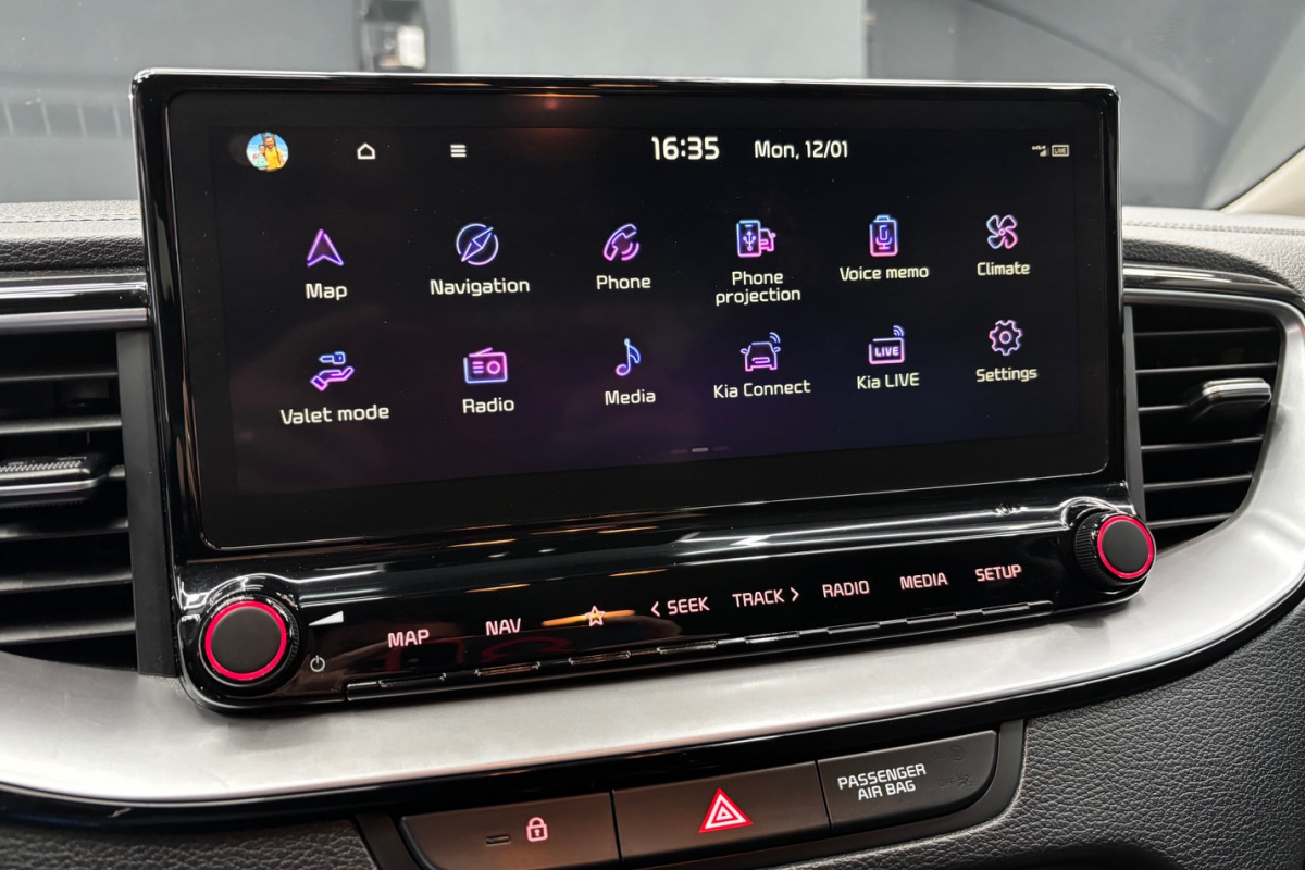 Ponuka vozidiel / Kia Ceed SW 1.5 T-GDi Silver - video