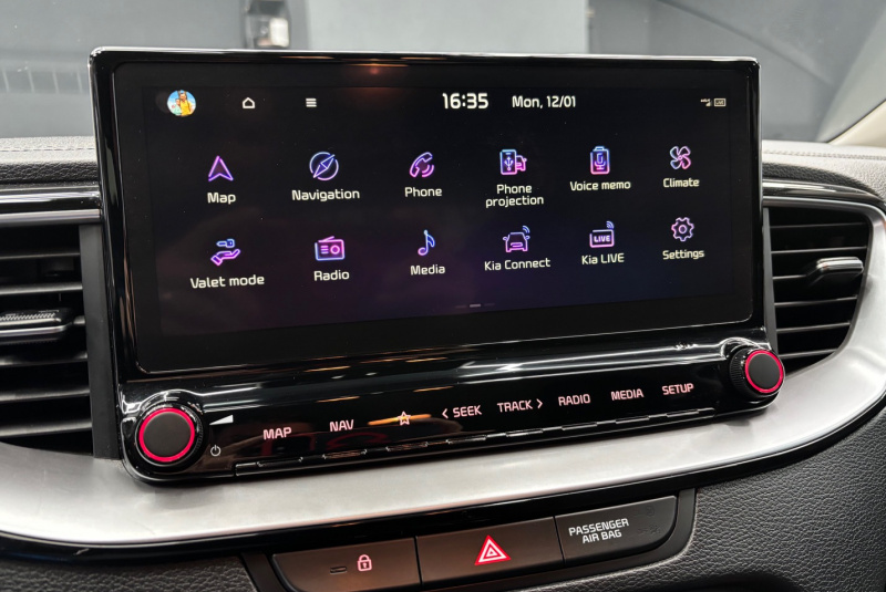  Ponuka vozidiel / Kia Ceed SW 1.5 T-GDi Silver - video