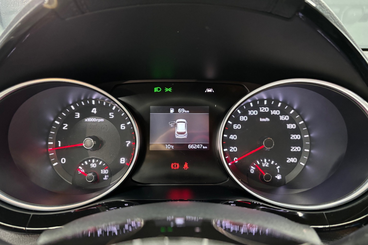 Ponuka vozidiel / Kia Ceed SW 1.5 T-GDi Silver - video
