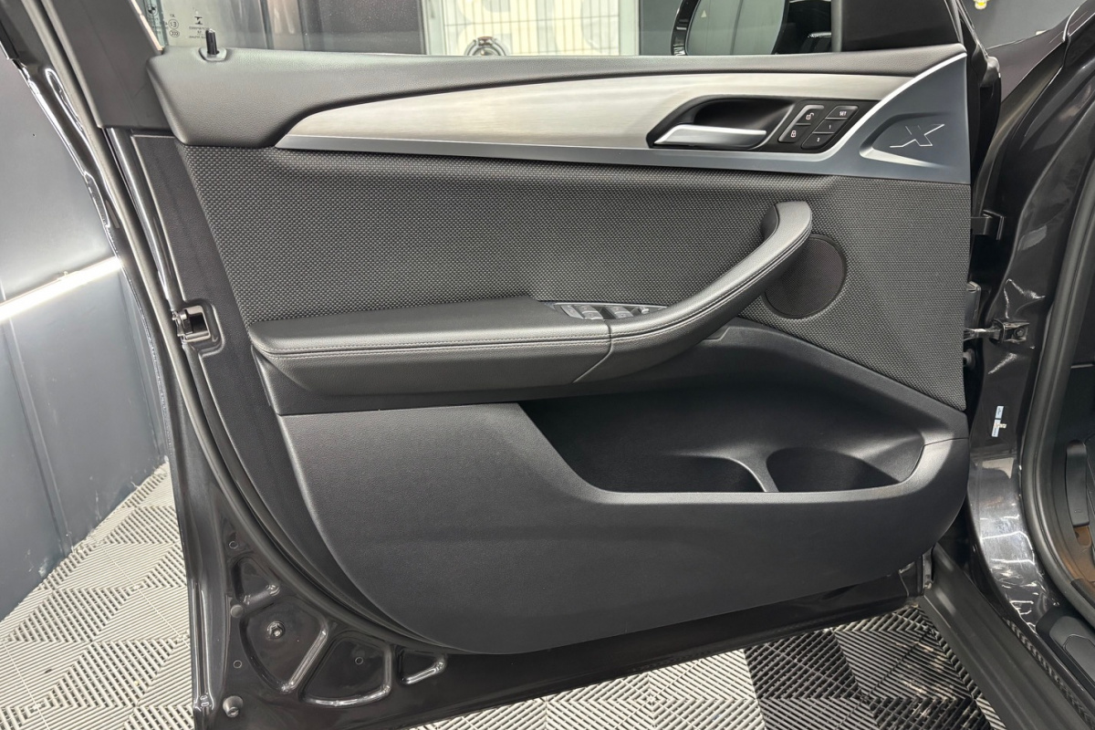 Ponuka vozidiel / BMW X3 xDrive30d A/T - video