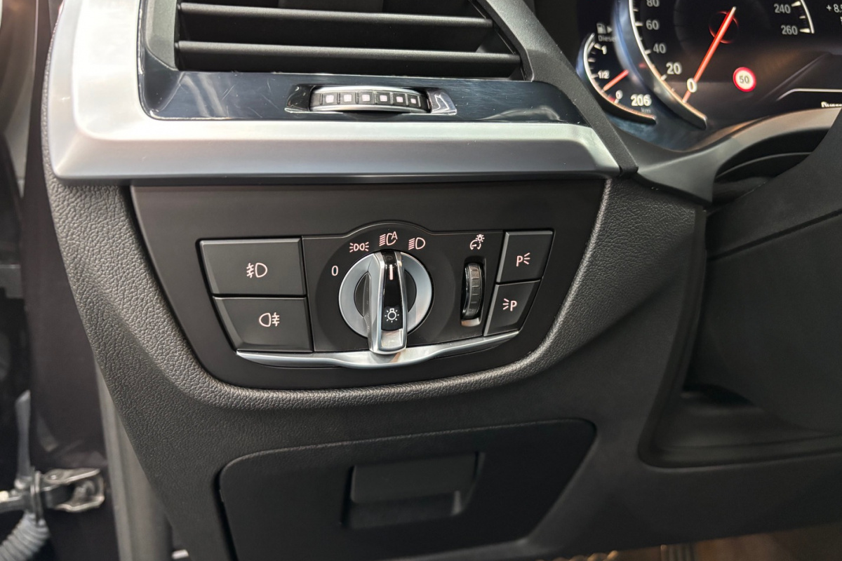 Ponuka vozidiel / BMW X3 xDrive30d A/T - video