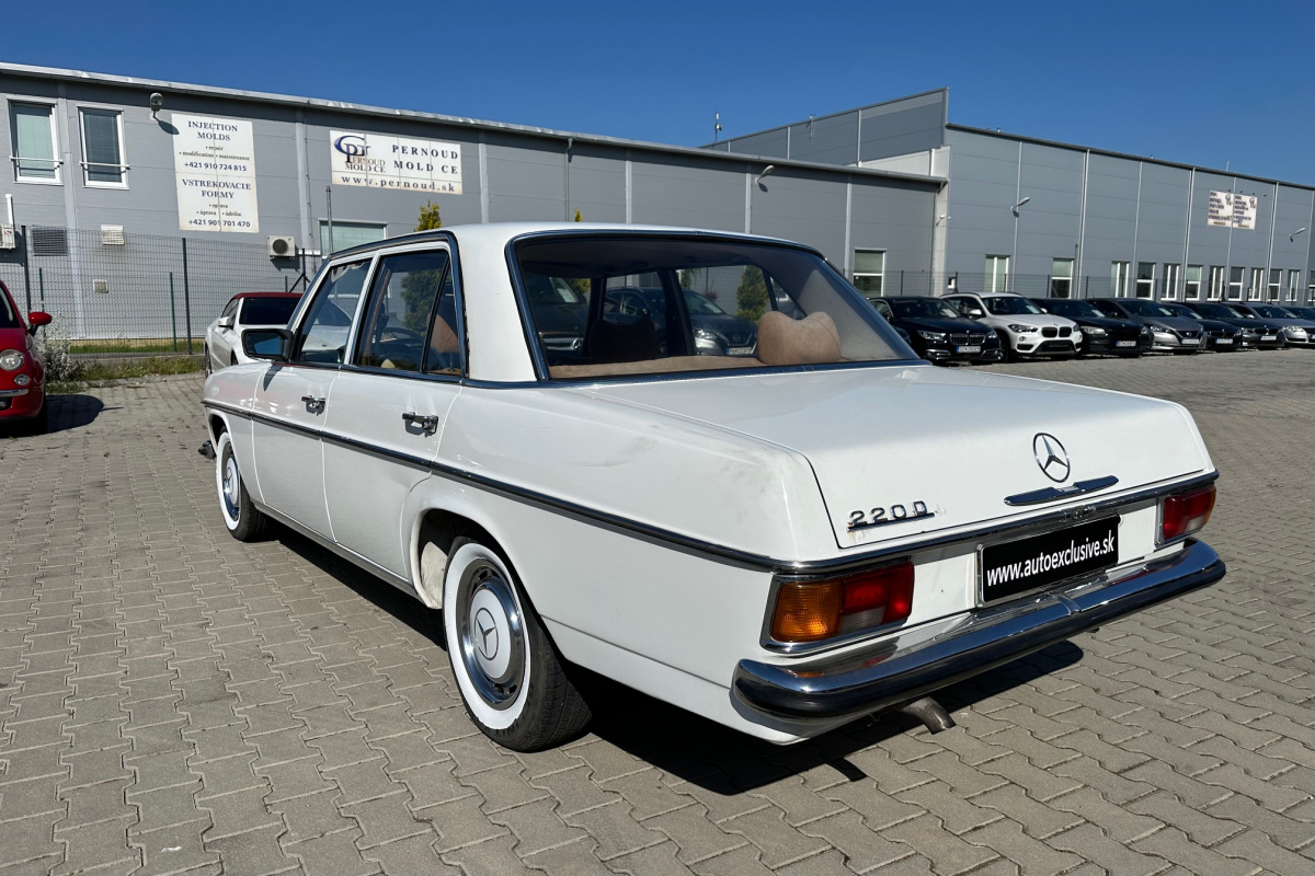 Ponuka vozidiel / Mercedes-Benz 200 200D - video