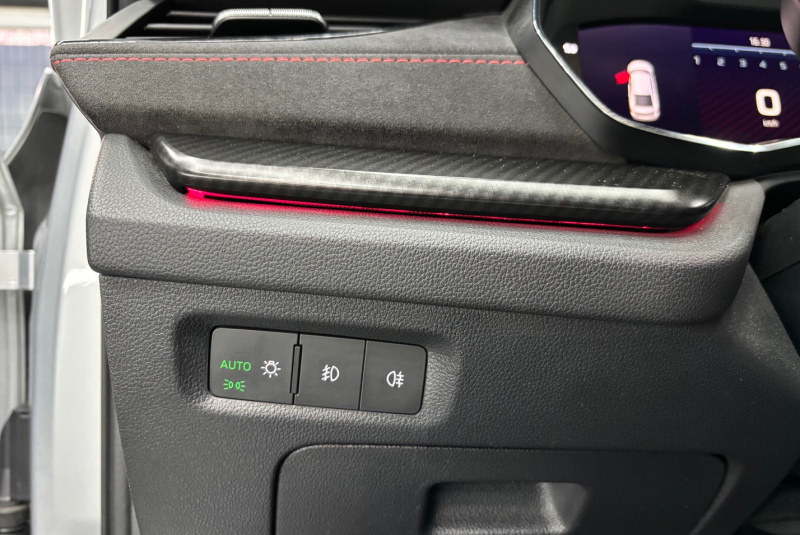 Ponuka vozidiel / Škoda Octavia 2.0 TSI RS DSG - video Ponuka vozidiel / Škoda Octavia 2.0 TSI RS DSG - video