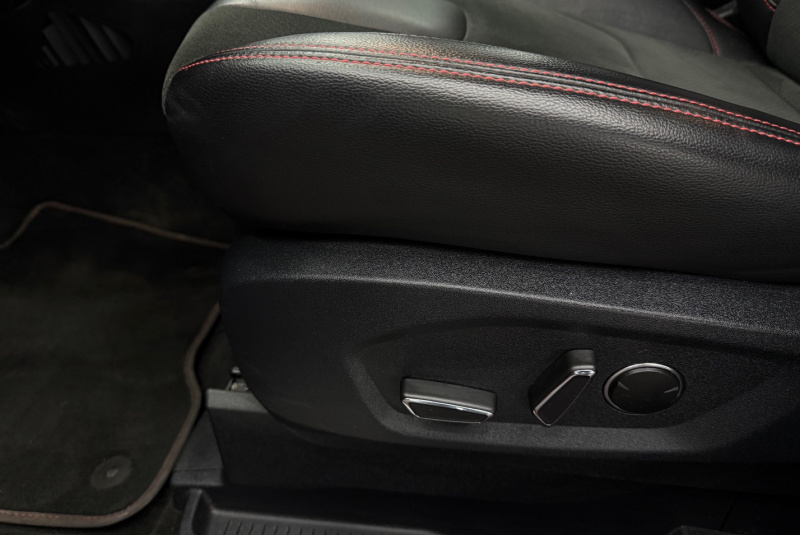  Ponuka vozidiel / Ford S-Max 2.5 ST Hybrid - video