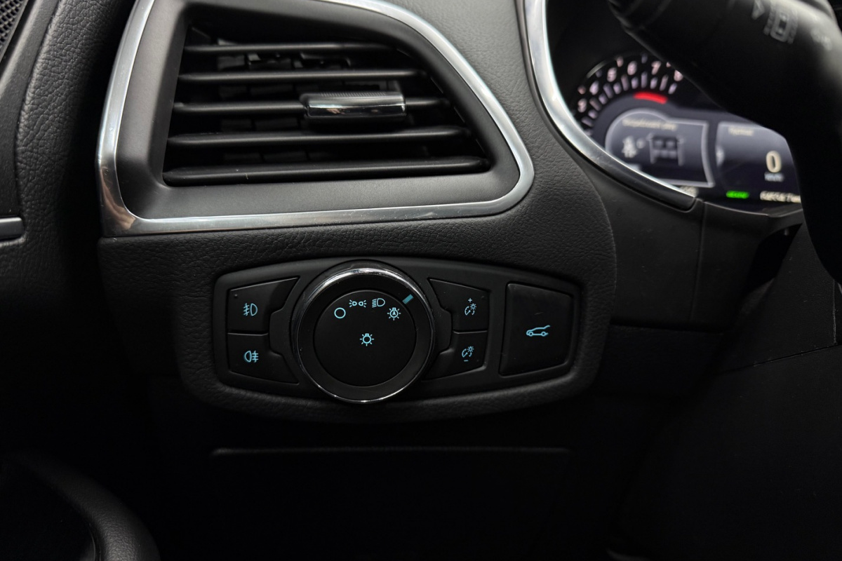 Ponuka vozidiel / Ford S-Max 2.5 ST Hybrid - video Ponuka vozidiel / Ford S-Max 2.5 ST Hybrid - video