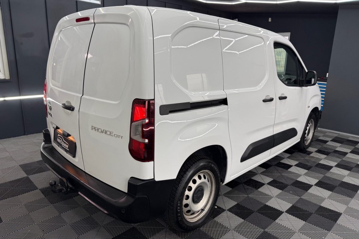 Ponuka vozidiel / Toyota Proace City 1.5 Diesel - video