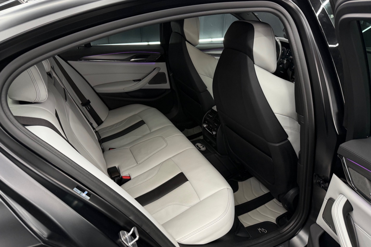 Ponuka vozidiel / BMW M5 4.4 V8 xDrive Remus - video