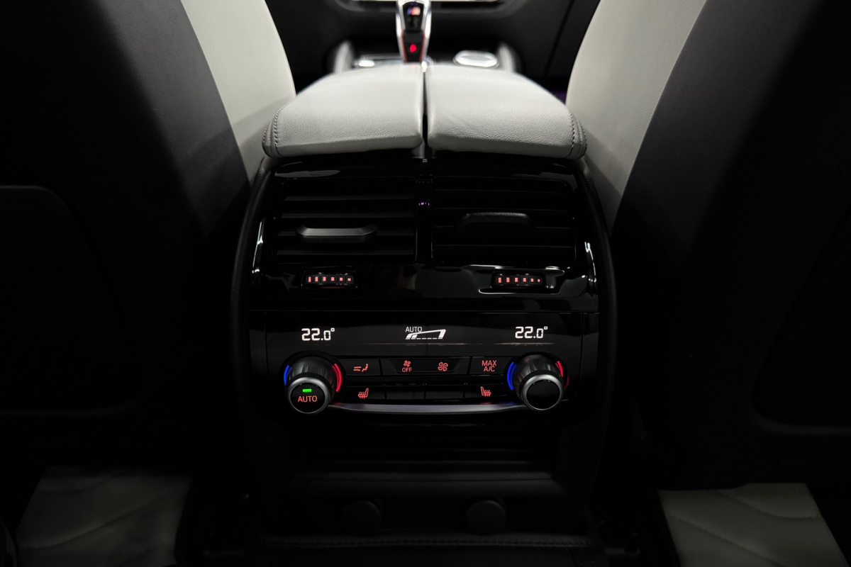 Ponuka vozidiel / BMW M5 4.4 V8 xDrive Remus - video