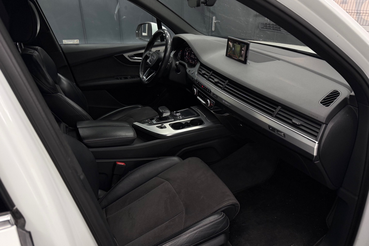 Ponuka vozidiel / Audi Q7 3.0 TDI 272k quattro tiptronic 8-st. - video Ponuka vozidiel / Audi Q7 3.0 TDI 272k quattro tiptronic 8-st. - video