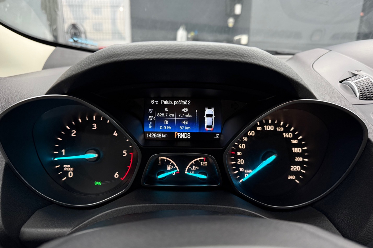 Ponuka vozidiel / Ford Kuga 2.0 A/T 4x4 - video Ponuka vozidiel / Ford Kuga 2.0 A/T 4x4 - video