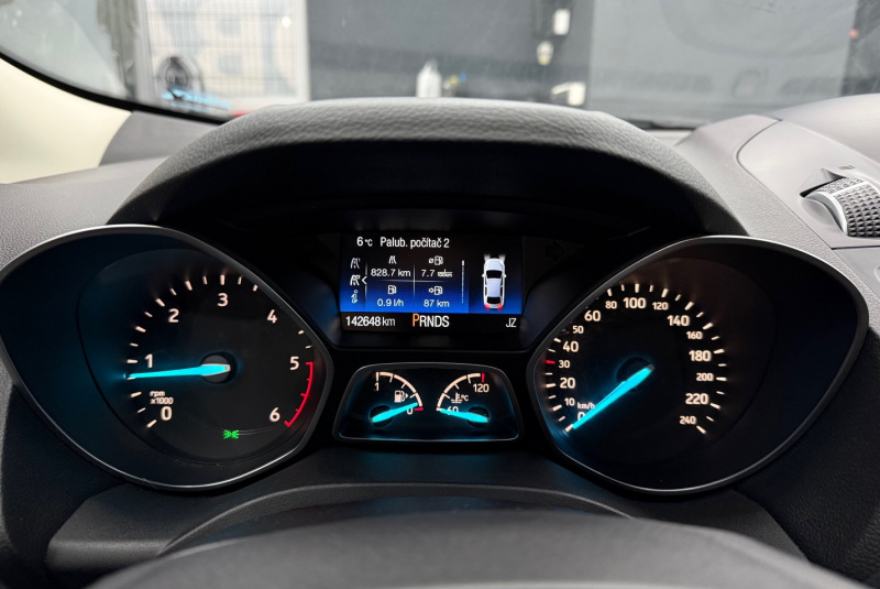  Ponuka vozidiel / Ford Kuga 2.0 A/T 4x4 - video