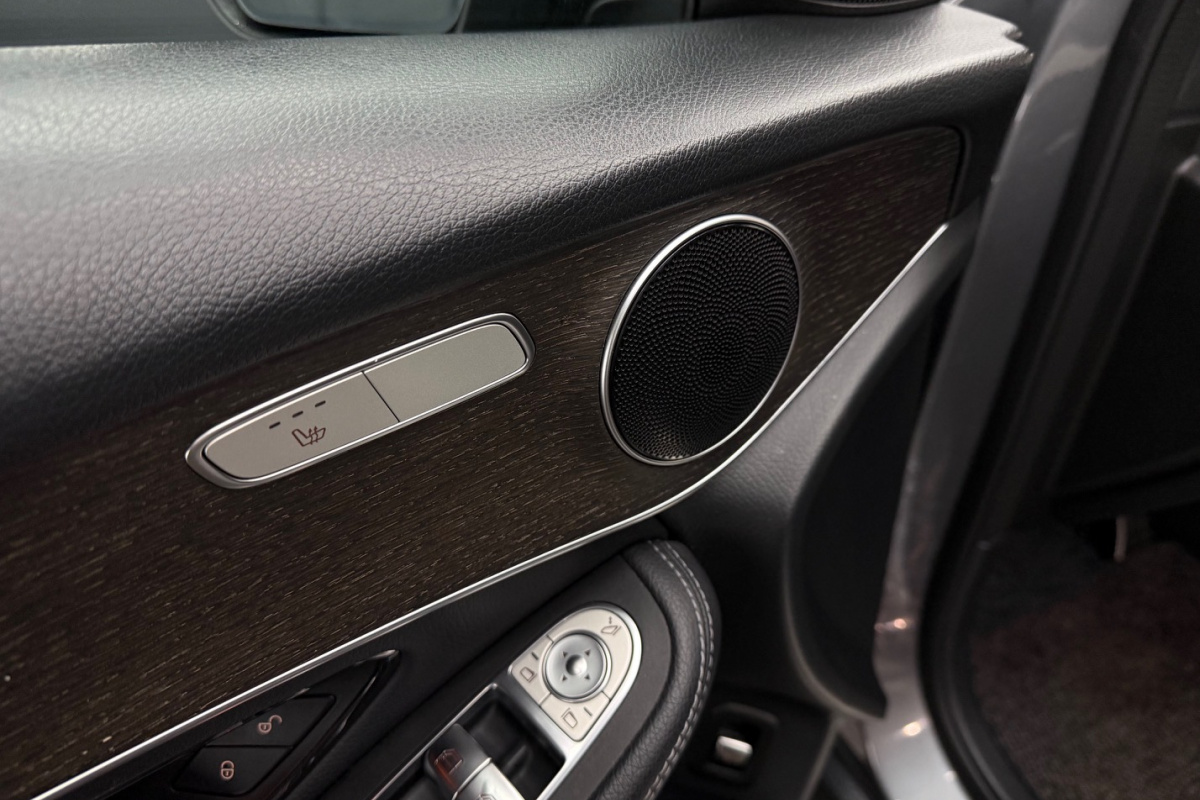 Ponuka vozidiel / Mercedes-Benz GLC Kupé 200 mHEV 4MATIC A/T - video