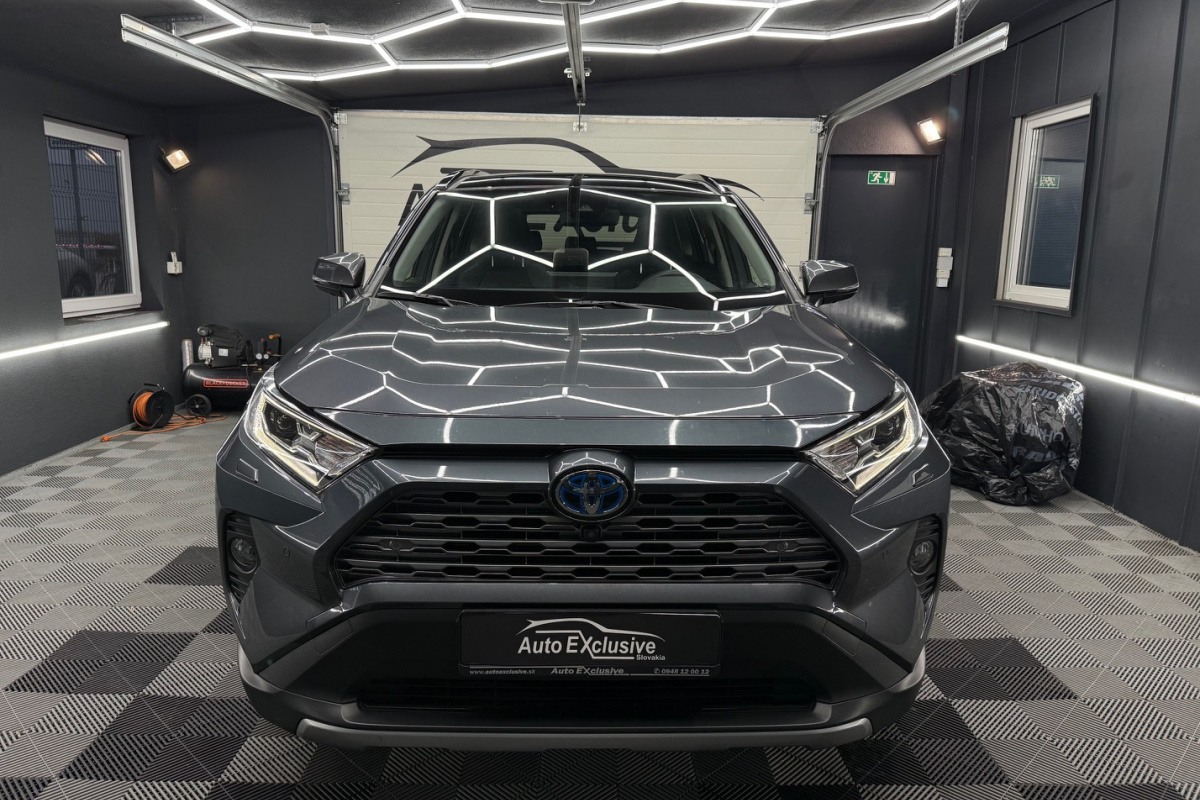 Ponuka vozidiel / Toyota RAV4 2.5 Hybrid e-CVT Executive FWD - video Ponuka vozidiel / Toyota RAV4 2.5 Hybrid e-CVT Executive FWD - video