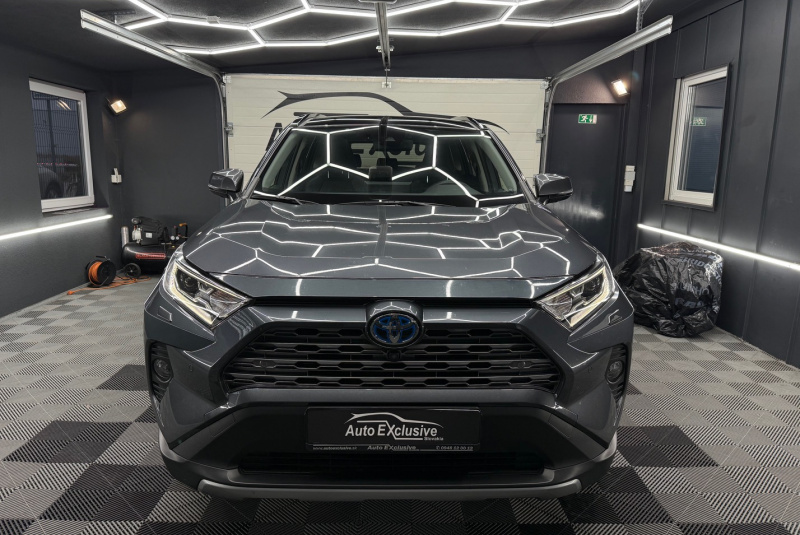  Ponuka vozidiel / Toyota RAV4 2.5 Hybrid e-CVT Executive FWD - video