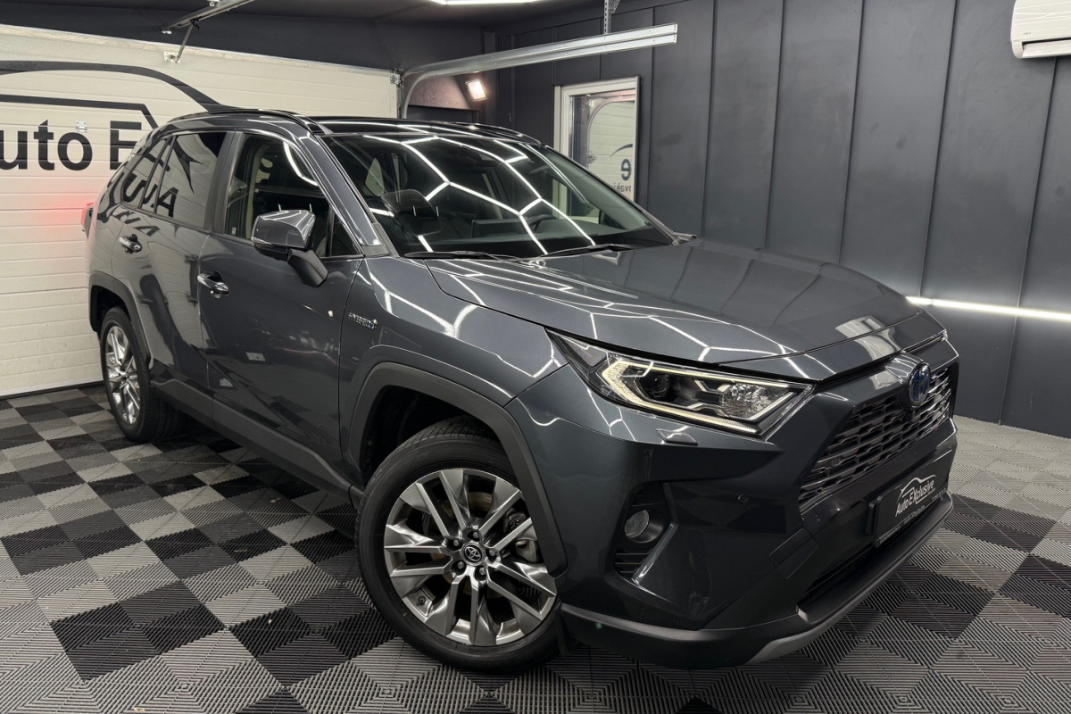 Ponuka vozidiel / Toyota RAV4 2.5 Hybrid e-CVT Executive FWD - video