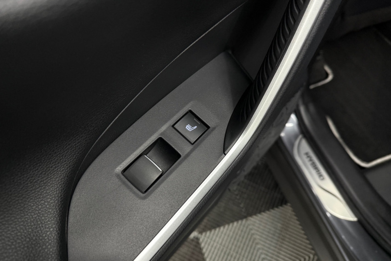  Ponuka vozidiel / Toyota RAV4 2.5 Hybrid e-CVT Executive FWD - video