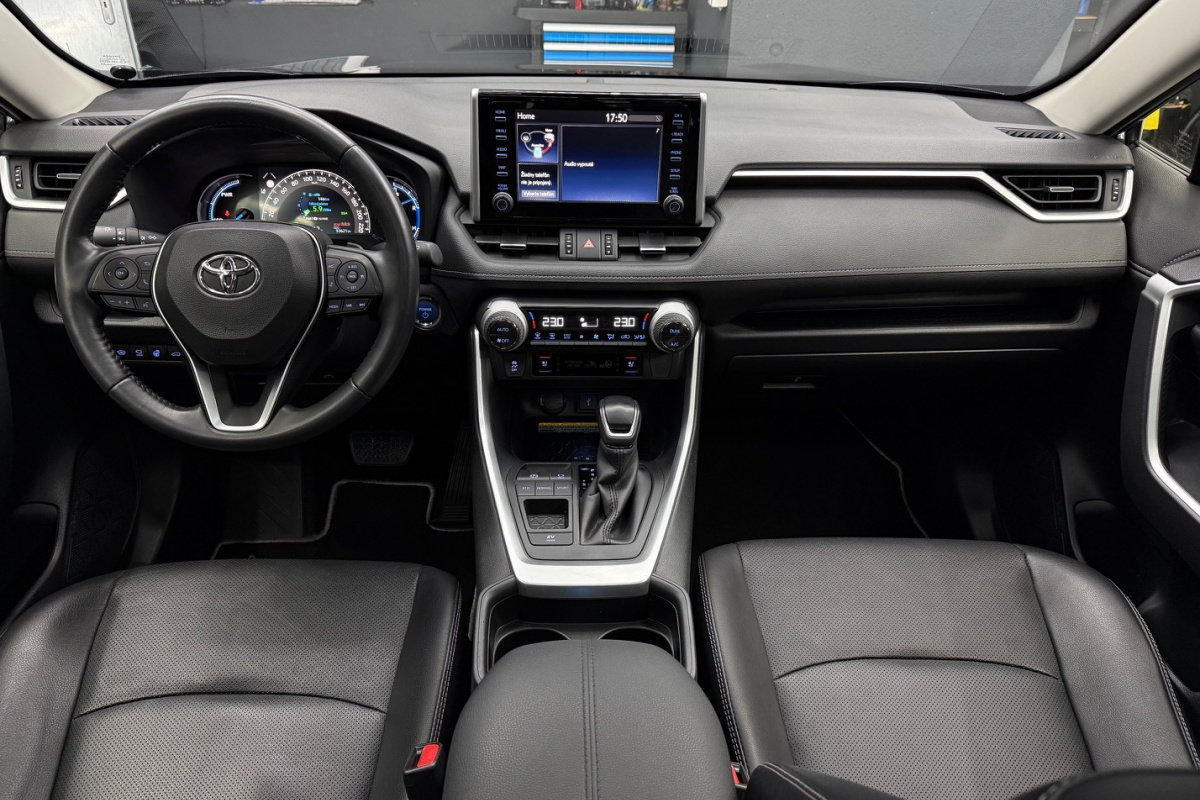 Ponuka vozidiel / Toyota RAV4 2.5 Hybrid e-CVT Executive FWD - video