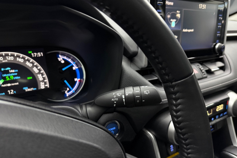  Ponuka vozidiel / Toyota RAV4 2.5 Hybrid e-CVT Executive FWD - video