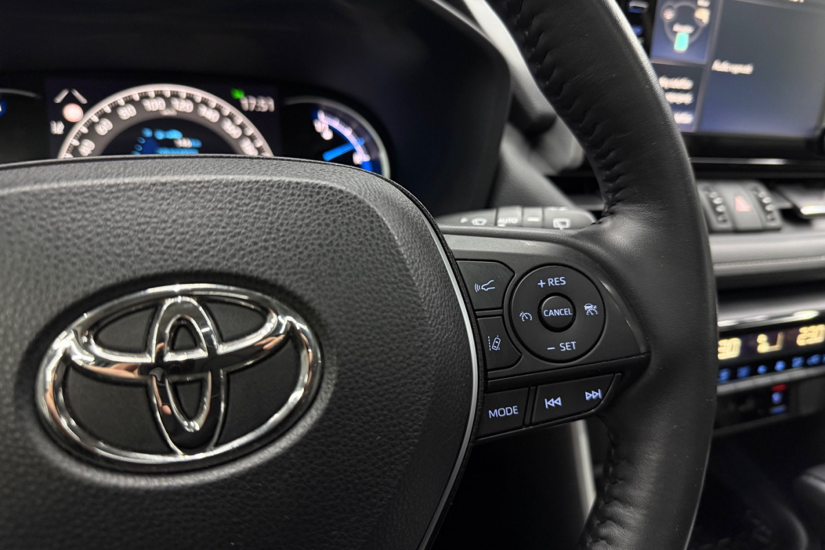 Ponuka vozidiel / Toyota RAV4 2.5 Hybrid e-CVT Executive FWD - video