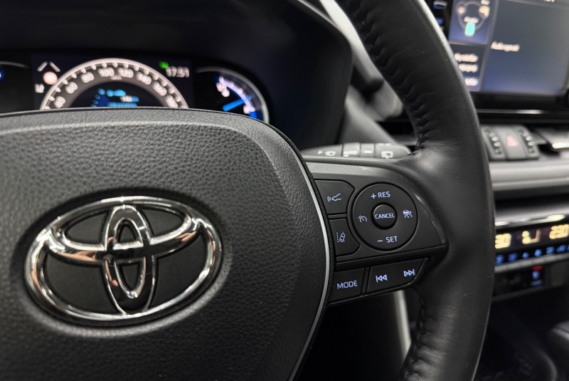 Ponuka vozidiel / Toyota RAV4 2.5 Hybrid e-CVT Executive FWD - video Ponuka vozidiel / Toyota RAV4 2.5 Hybrid e-CVT Executive FWD - video