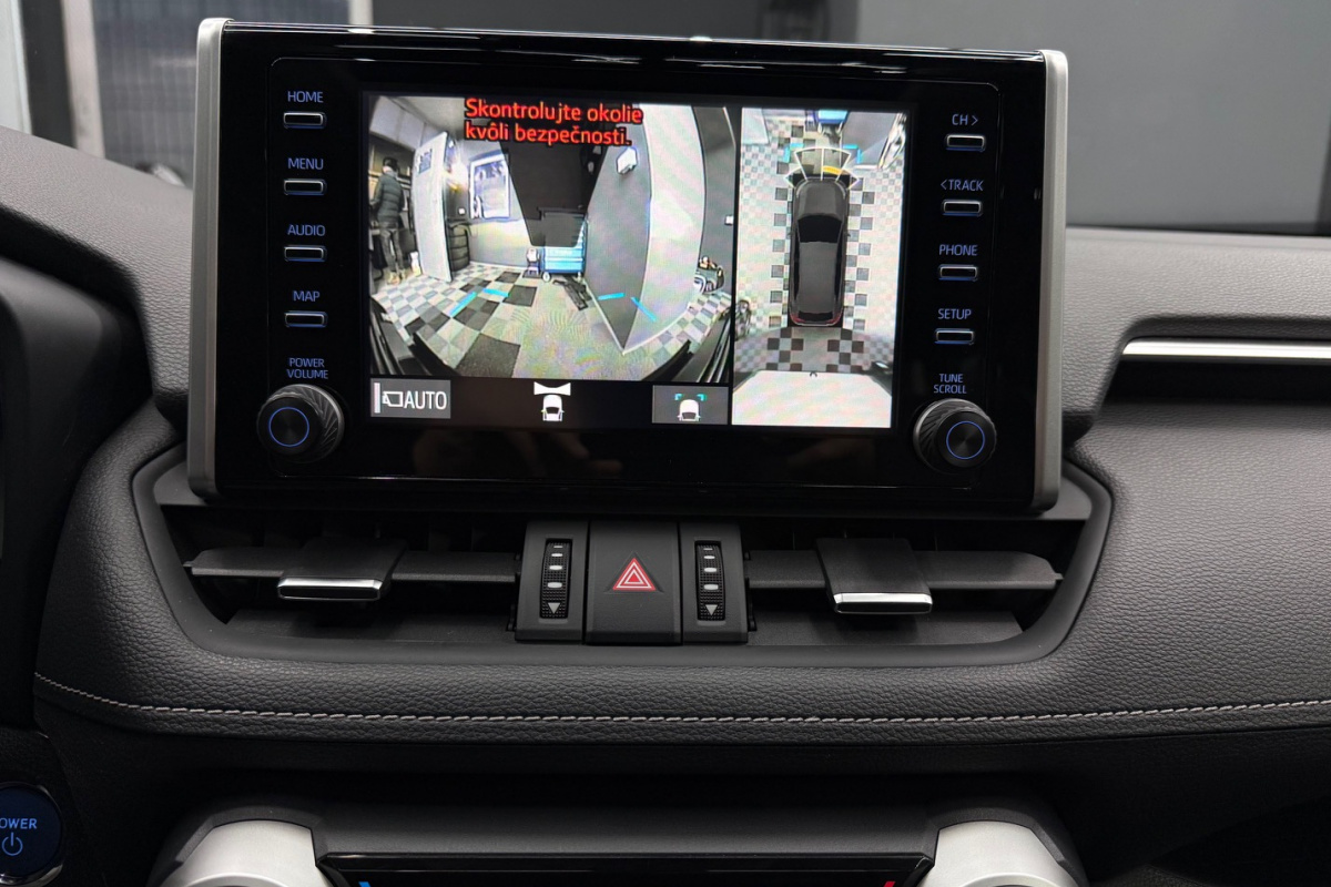 Ponuka vozidiel / Toyota RAV4 2.5 Hybrid e-CVT Executive FWD - video