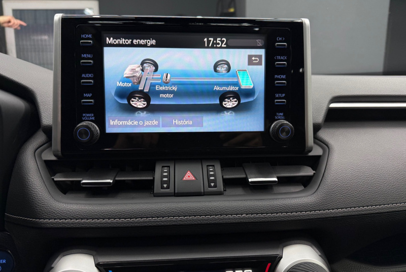  Ponuka vozidiel / Toyota RAV4 2.5 Hybrid e-CVT Executive FWD - video