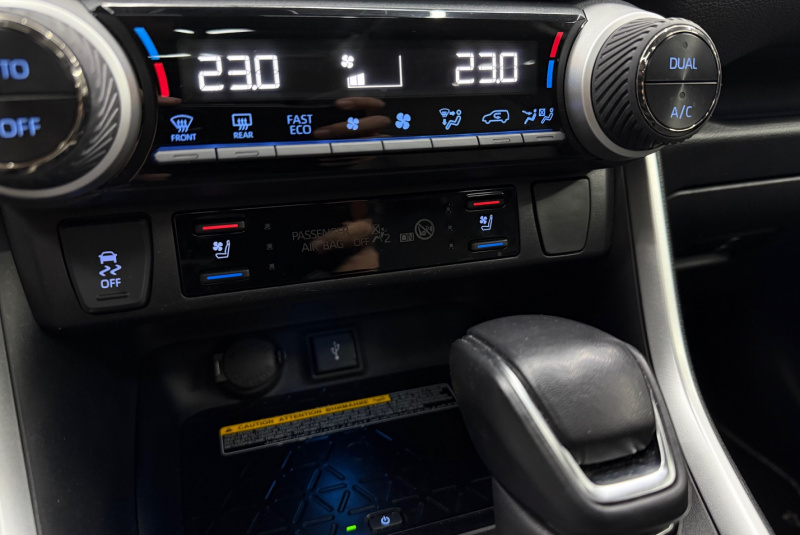  Ponuka vozidiel / Toyota RAV4 2.5 Hybrid e-CVT Executive FWD - video