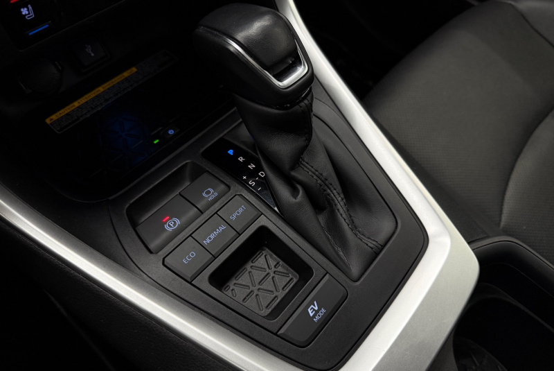  Ponuka vozidiel / Toyota RAV4 2.5 Hybrid e-CVT Executive FWD - video