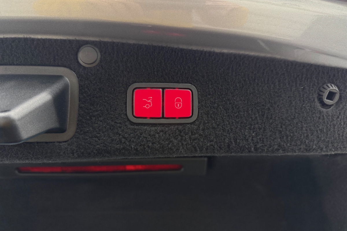 Ponuka vozidiel / Mercedes-Benz S trieda Sedan 350 BlueTEC L 4matic - video Ponuka vozidiel / Mercedes-Benz S trieda Sedan 350 BlueTEC L 4matic - video