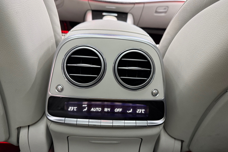  Ponuka vozidiel / Mercedes-Benz S trieda Sedan 350 BlueTEC L 4matic - video