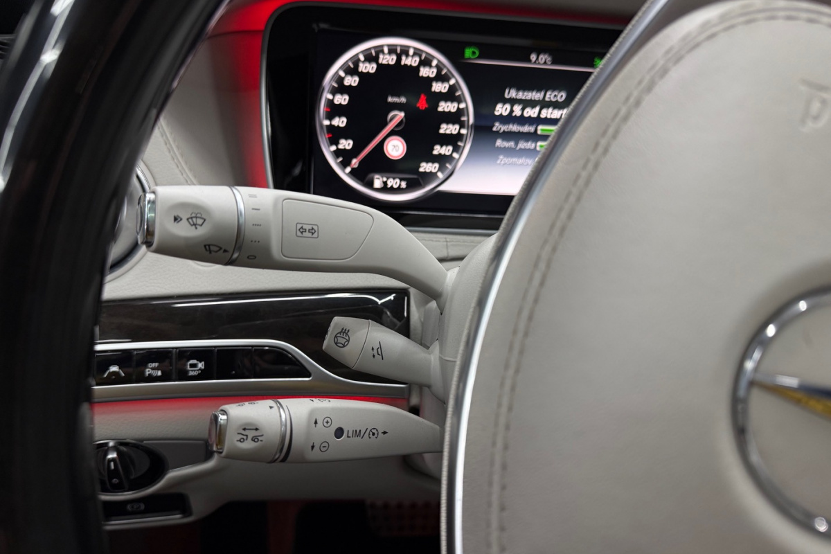 Ponuka vozidiel / Mercedes-Benz S trieda Sedan 350 BlueTEC L 4matic - video