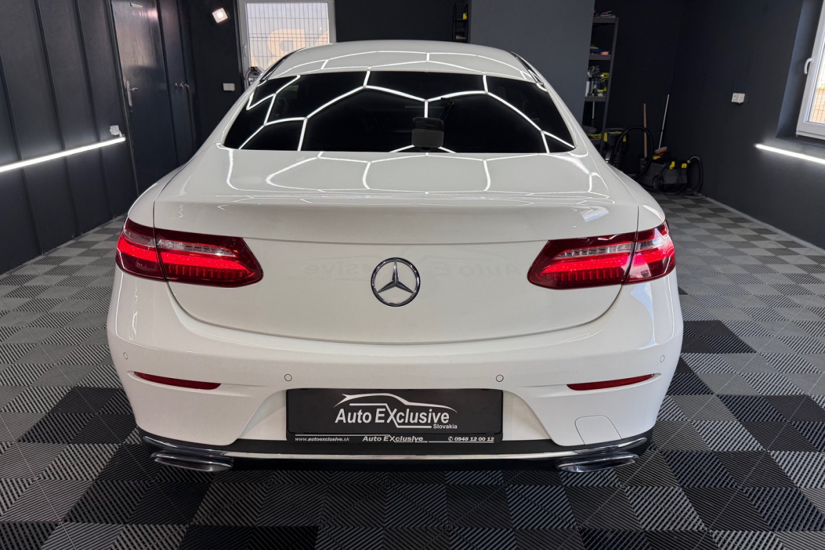 Ponuka vozidiel / Mercedes-Benz E trieda Kupé 200 4matic A/T - video